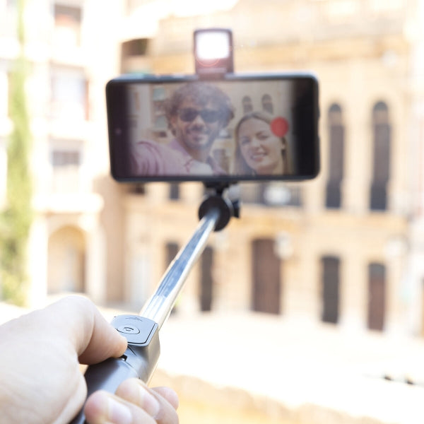 Smartphone Selfie-Stick mit LED & Fernbedienung - Handy-Stativ